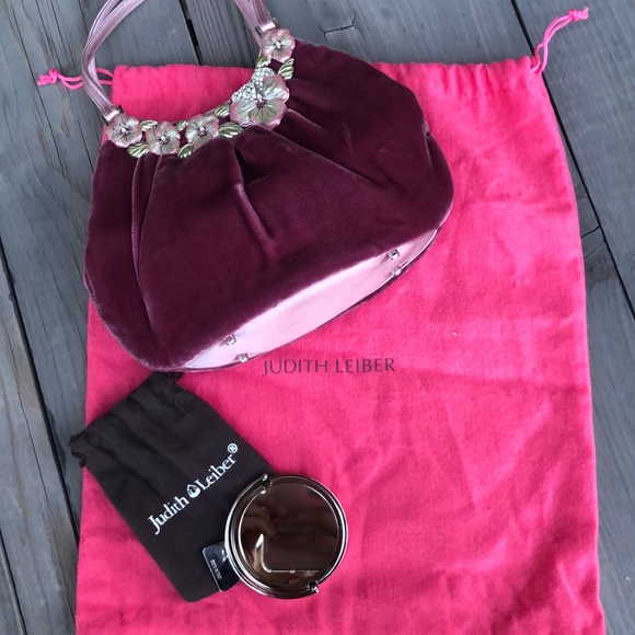 New Judith Leiber clutch - Picture 3 of 8